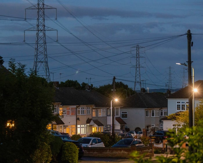 Royaume-Uni : Andy Burnham supprime la TVA sur l’électricité pendant six mois