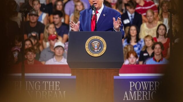 Washington impose de nouveaux droits de douane à 80 pays pour remplacer la taxe globale de 10%