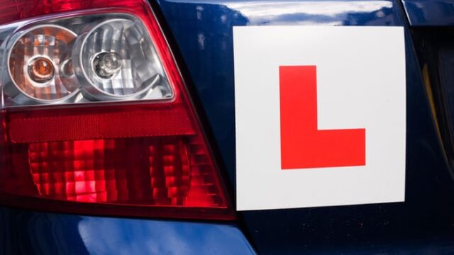 Panne sans fin : un moniteur d’auto-école menacé de faillite par les retards de réparation de Nissan