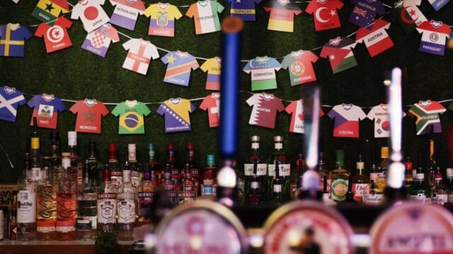 La confiance des consommateurs britanniques au plus haut depuis deux ans, portée par la Coupe du monde et les vacances au Royaume-Uni